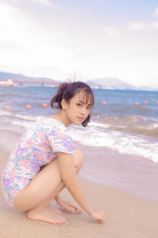 《年轻的女教师在线观看